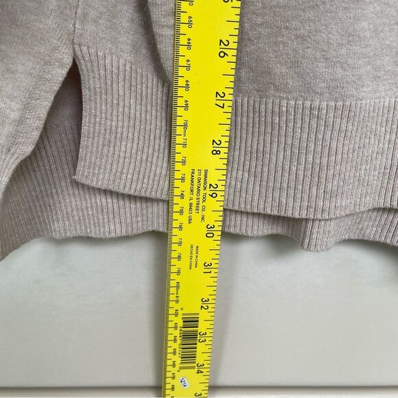 NWT Oatmeal V-Neck Viscose Blend Long Sleeve Sweater Size S/M - Picture 7 of 8